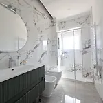Upper San Pietro Elegant Flat On Metro A With A View Apartman
