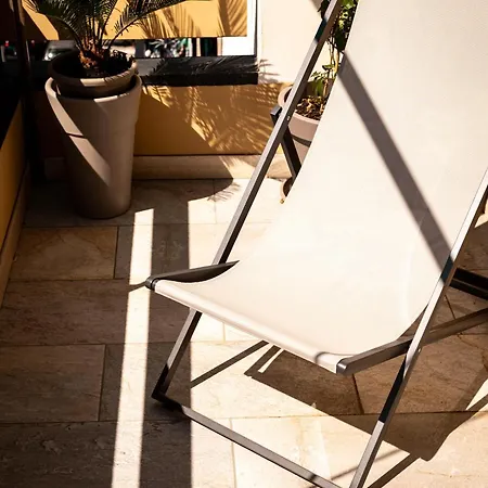 Upper San Pietro Elegant Flat On Metro A With A View *