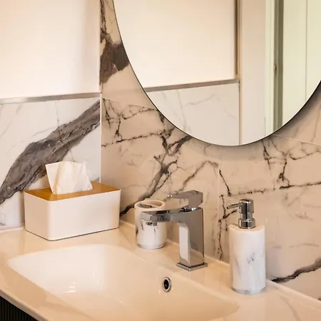 Appartamento Upper San Pietro Elegant Flat On Metro A With A View