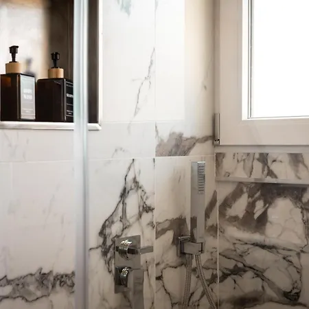 Appartamento Upper San Pietro Elegant Flat On Metro A With A View