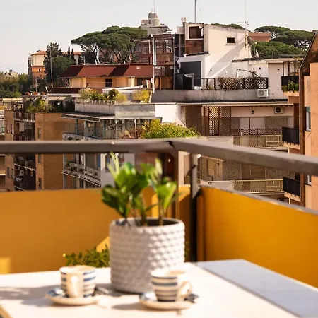 Upper San Pietro Elegant Flat On Metro A With A View