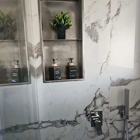 Appartamento Upper San Pietro Elegant Flat On Metro A With A View