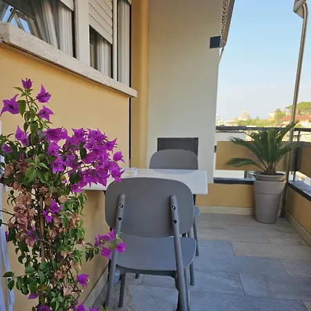 Upper San Pietro Elegant Flat On Metro A With A View Roma