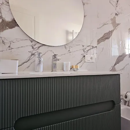 Appartamento Upper San Pietro Elegant Flat On Metro A With A View