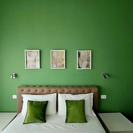 Upper San Pietro Elegant Flat On Metro A With A View