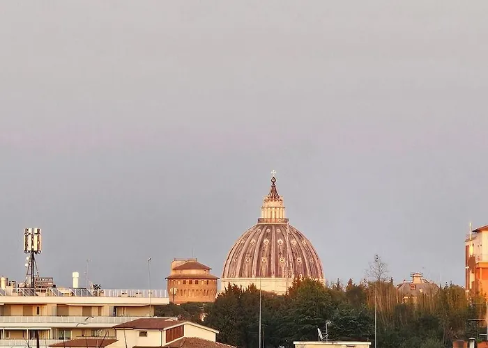 Upper San Pietro Elegant Flat On Metro A With A View Ρώμη