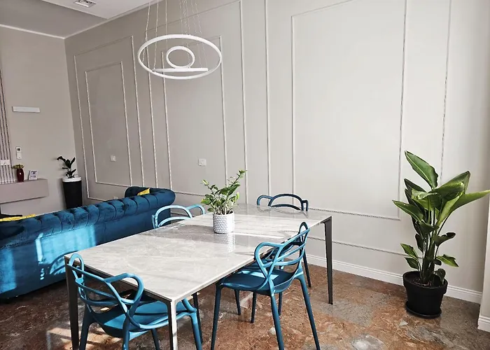 Upper San Pietro Elegant Flat On Metro A With A View *