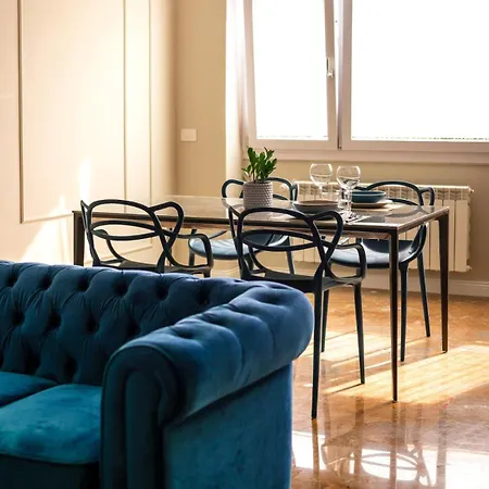 Апартаменты Upper San Pietro Elegant Flat On Metro A With A View