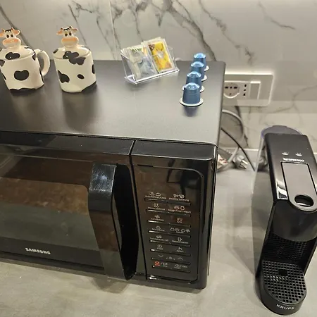 Upper San Pietro Elegant Flat On Metro A With A View