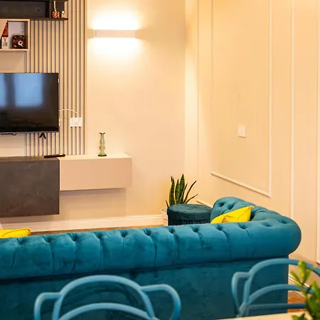 Upper San Pietro Elegant Flat On Metro A With A View Апартаменты