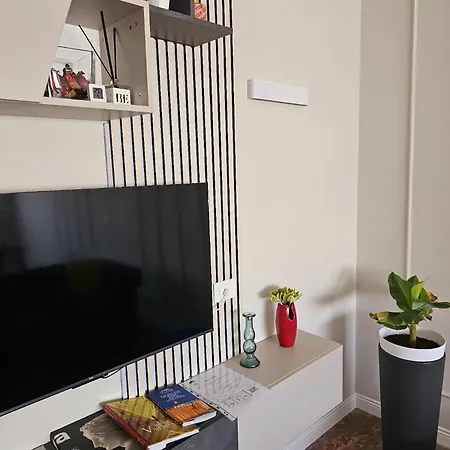 Upper San Pietro Elegant Flat On Metro A With A View Апартаменты Рим