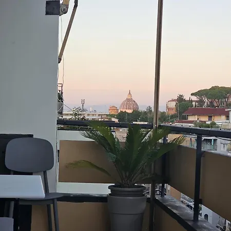 Upper San Pietro Elegant Flat On Metro A With A View Апартаменты