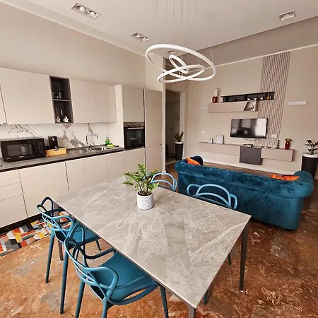 Upper San Pietro Elegant Flat On Metro A With A View *