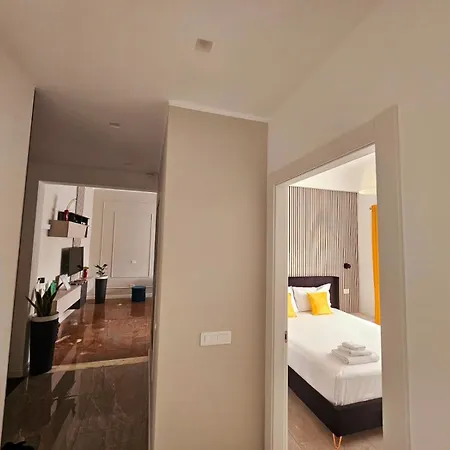 Апартаменты Upper San Pietro Elegant Flat On Metro A With A View *