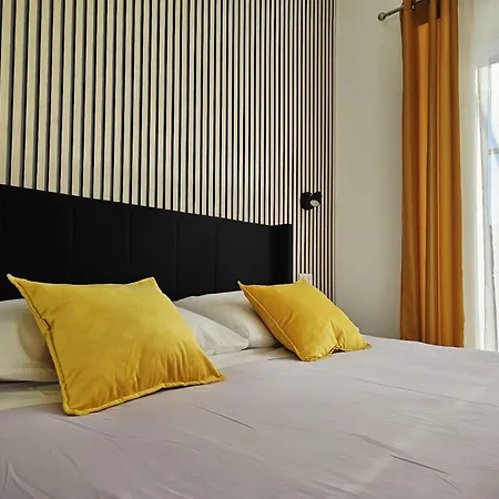 Upper San Pietro Elegant Flat On Metro A With A View