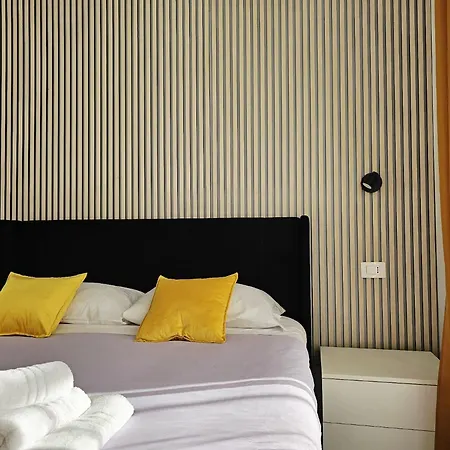 Upper San Pietro Elegant Flat On Metro A With A View Апартаменты