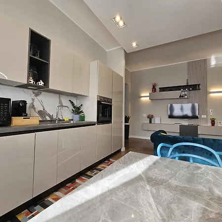 Upper San Pietro Elegant Flat On Metro A With A View Apartment *