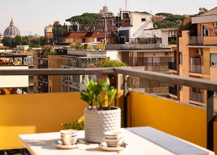 Upper San Pietro Elegant Flat On Metro A With A View
