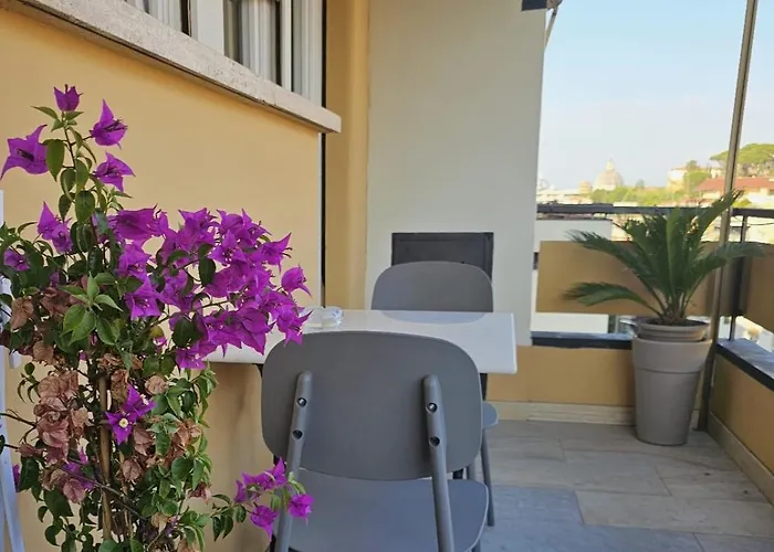 Upper San Pietro Elegant Flat On Metro A With A View Rome